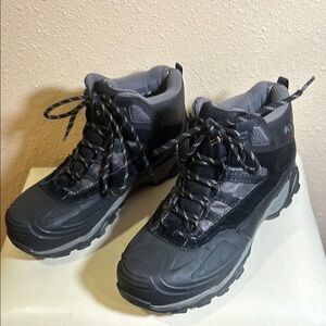 Columbia boots size 10